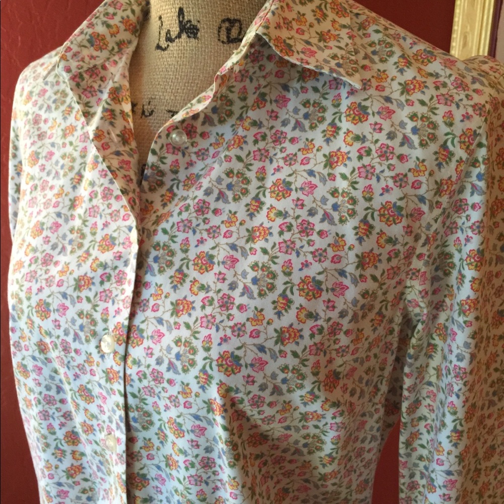 Land’s End Long Sleeve Floral button up blouse 8